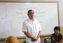 Berkunjung Ke SD PIUS, Riza Falepi : Pendidikan Menjadi Prioritas Kita