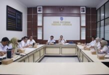 Sekretaris Daerah Kota Payakumbuh Rida Ananda memimpin rapat evaluasi reformasi birokrasi bersama jajaran OPD di Ruang Pertemuan Panorama Ampangan.