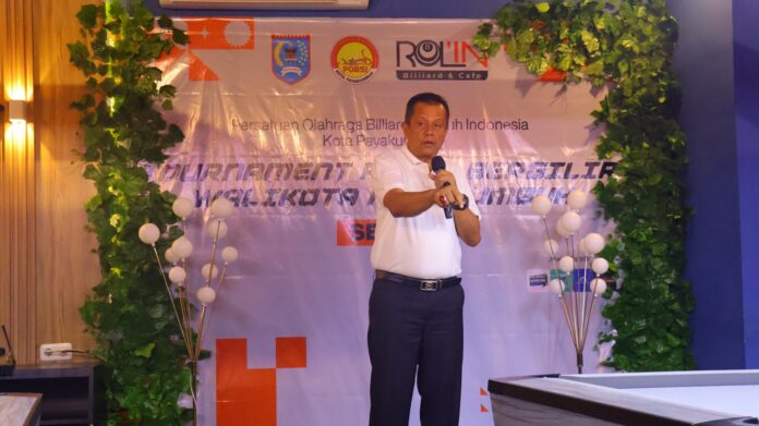 Wakil walikota Payakumbuh Tutup Turnamen Biliar 2025 Wakil walikota Payakumbuh menyampaikan sambutan pada penutupan Turnamen Biliar 9-Ball Piala Bergilir Wali Kota Payakumbuh Seri I di Rol'in Billiard & Cafe, Kamis (22/05/2025).