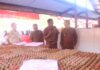 Pejabat Pemko Payakumbuh meninjau stan telur dalam kegiatan Gerakan Pangan Murah di Pasar Padang Kaduduak menjelang Idul Adha 1446 H.