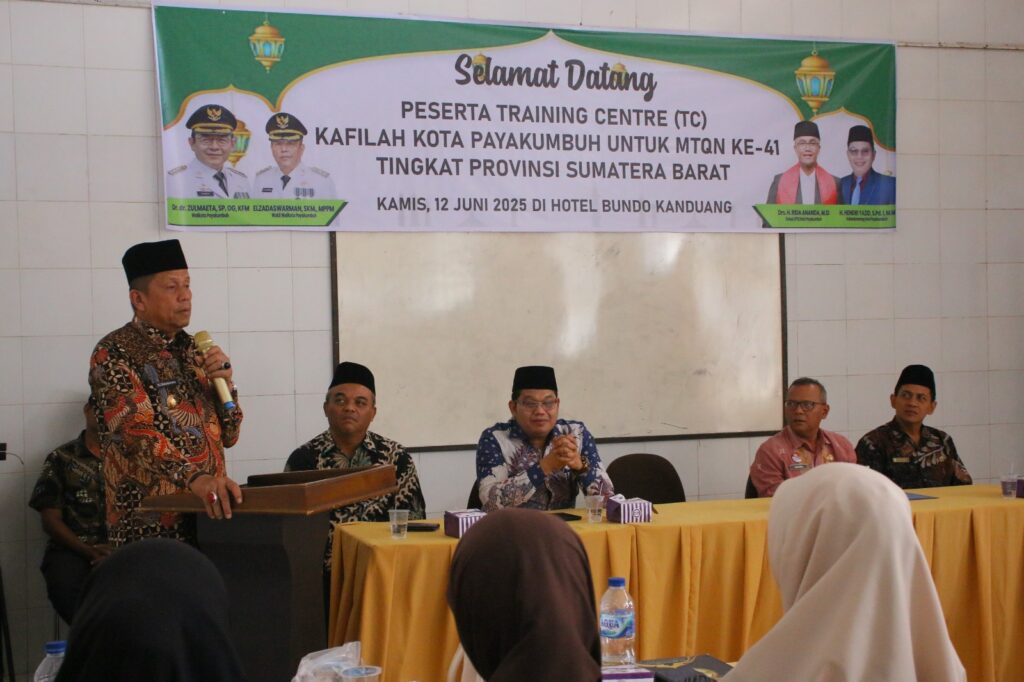 Wakil Wali Kota Payakumbuh Elzadaswarman membuka Training Center kafilah MTQ ke-41 tingkat Provinsi Sumbar di Hotel Bundo Kanduang, Kamis 12 Juni 2025