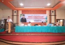 Wali Kota Payakumbuh Zulmaeta menyampaikan sambutan dalam kegiatan sosialisasi Gerakan Masyarakat Pencegahan dan Pengendalian Zoonosis di Aula BIB Provinsi Sumatera Barat.
