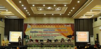 Wawako Payakumbuh Elzadaswarman menghadiri wisuda sarjana STIH Putri Maharaja Payakumbuh Tahun Akademik 2024–2025.