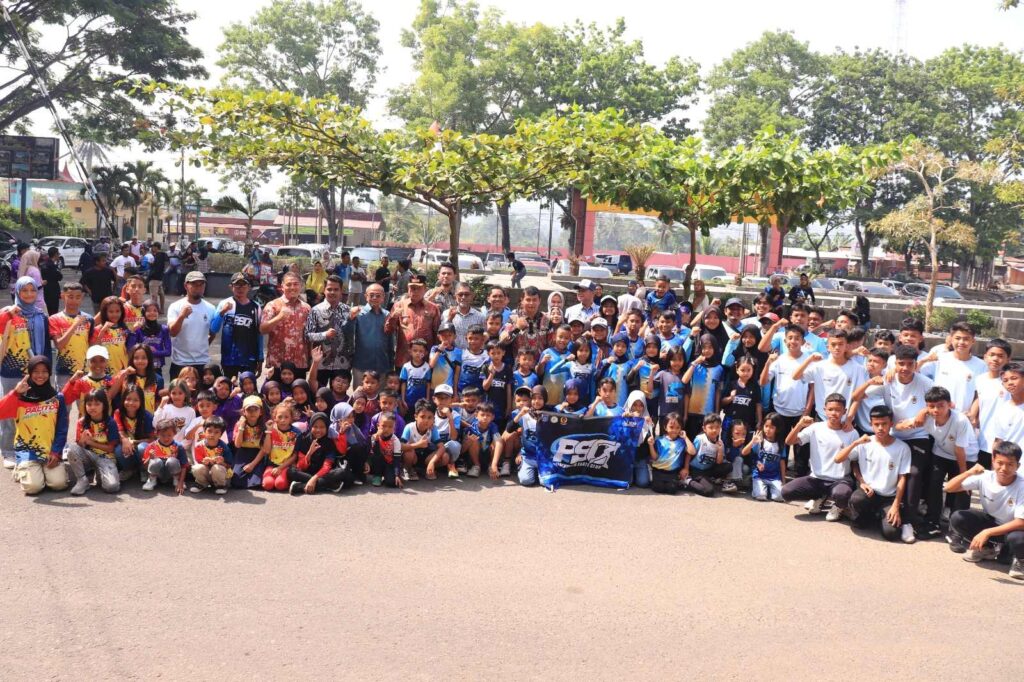 Wakil Wali Kota Payakumbuh bersama 57 atlet dan official dari tiga cabang olahraga yang akan bertanding di Kejurnas 2025
