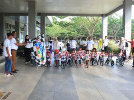 Wawako Payakumbuh Elzadaswarman melepas 29 anak peserta Pushbike Championship menuju ajang nasional di Padang