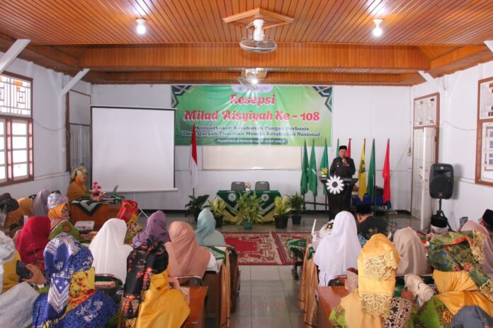Wakil Wali Kota Payakumbuh Elzadaswarman memberikan sambutan dalam Resepsi Milad ke-108 ‘Aisyiyah di Gedung Gambir