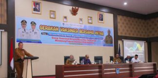 Wakil Wali Kota Payakumbuh Elzadaswarman membuka Gerakan Vaksinasi Bersama Mitra di Aula Ngalau Indah.