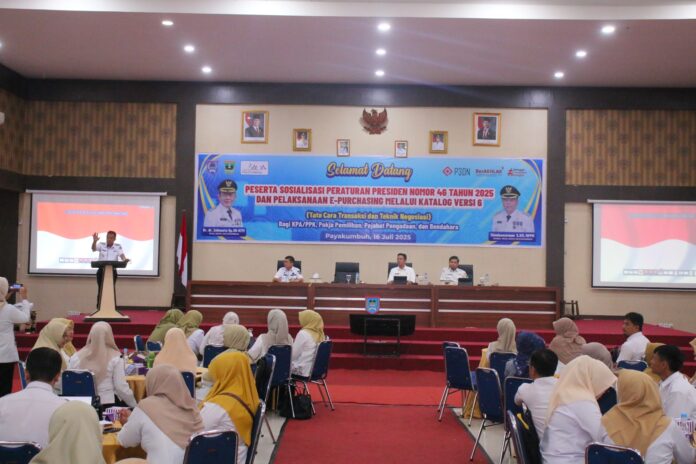 Wakil Wali Kota Payakumbuh Elzadaswarman membuka sosialisasi Perpres 46 Tahun 2025 dan e-Katalog Versi 6 di Aula Ngalau Indah