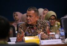 Wakil Wali Kota Payakumbuh Elzadaswarman berbicara dalam Sarasehan Ekonomi Sumatera Barat 2025 di Padang.