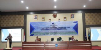 Wakil Wali Kota Payakumbuh Elzadaswarman memberikan sambutan pada kegiatan Penguatan Kapasitas HAM bagi ASN di Aula Ngalau Balai Kota Payakumbuh, Kamis (7/8/2025).
