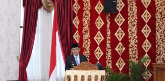 Wali Kota Payakumbuh Zulmaeta sampaikan pidato pada rapat paripurna DPRD tentang Perubahan APBD 2025