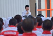 Resmi Ditutup, Diklat Paskibraka Payakumbuh 2025 Jadi Bekal Generasi Emas Wali Kota Payakumbuh Zulmaeta menutup Diklat Paskibraka 2025