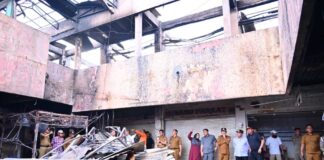 Wali Kota Payakumbuh bersama Forkopimda meninjau lokasi kebakaran Pasar Pusat Payakumbuh Blok Barat yang hangus terbakar.