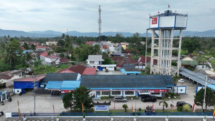 Ribuan jamaah BKMT Sumbar berkumpul di bawah tenda besar dalam acara Dakwah Wisata di GOR M. Yamin, Payakumbuh.