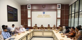 Rapat Koordinasi Pemko Payakumbuh bersama perbankan di Aula Ampangan membahas penanganan pasca kebakaran Pasar Payakumbuh.