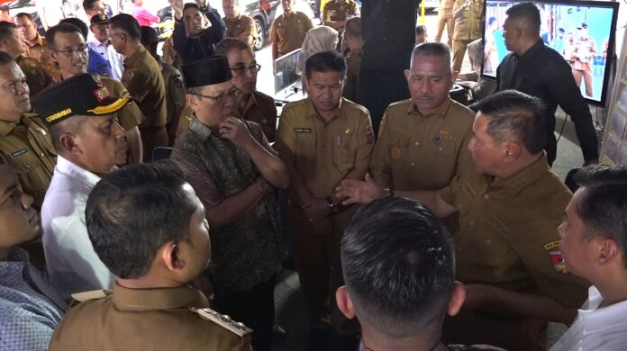 Pejabat pemerintah daerah Bukittinggi, Lima Puluh Kota, dan Payakumbuh berdiskusi terkait bantuan pemulihan Pasar Payakumbuh pasca kebakaran.