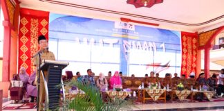 Wali Kota Payakumbuh Zulmaeta memberikan sambutan pada perayaan HUT ke-70 SMAN 1 PayakumbuhWali Kota Payakumbuh Zulmaeta memberikan sambutan pada perayaan HUT ke-70 SMAN 1 Payakumbuh.