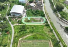 Foto udara Kawasan Batang Agam di Kota Payakumbuh yang sedang dikembangkan menjadi Riverfront City, terlihat lintasan hijau, lapangan olahraga, dan aliran sungai yang tertata.