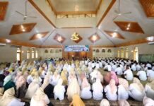Ratusan jamaah mengikuti wirid dan peringatan Maulid Nabi Muhammad SAW di Masjid Istiqomah, Payakumbuh, yang digelar Pemko dan Kemenag Payakumbuh.