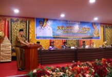 Wakil Wali Kota Payakumbuh, Elzadaswarman, membuka Pelatihan Adat Kota Payakumbuh Tahun 2025 yang bertema “Penguatan Peran dan Fungsi Niniak Mamak” di Ruang Perpustakaan Umum Daerah, Bukik Sibaluik, Senin (08/09/2025).