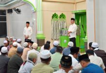 Subuh Berjamaah di Kubu Gadang, Wali Kota Ajak Warga Hidupkan Siskamling Wali Kota Payakumbuh bersama jajaran menghadiri Subuh Berjamaah di Masjid Al Amanah, Kubu Gadang, mendengarkan aspirasi masyarakat.