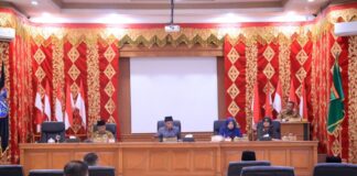 Rapat Paripurna DPRD Kota Payakumbuh membahas pandangan umum fraksi terhadap Nota Keuangan RAPBD 2026.