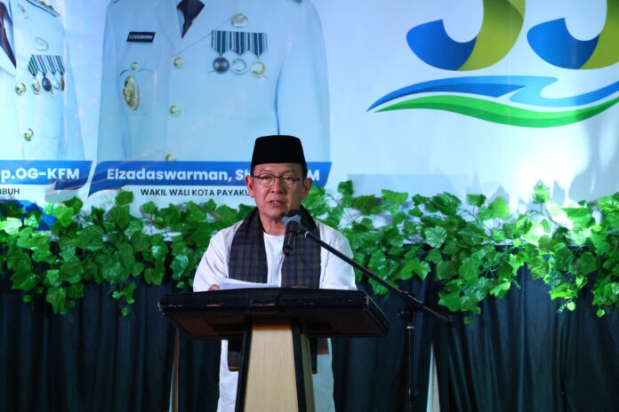 Wakil Wali Kota Payakumbuh menyampaikan sambutan pada tabligh akbar HUT ke-55 Kota Payakumbuh.