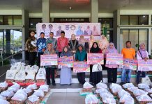 DWP Payakumbuh Salurkan 125 Paket Sembako bagi ASN Rendah dan Perempuan Rentan